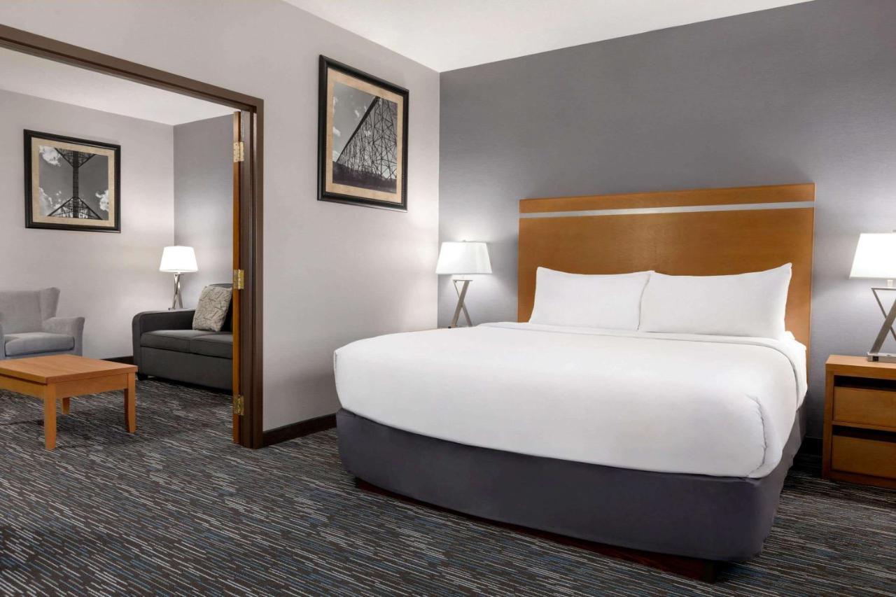 Hotel Wingate By Wyndham Lethbridge Exterior foto